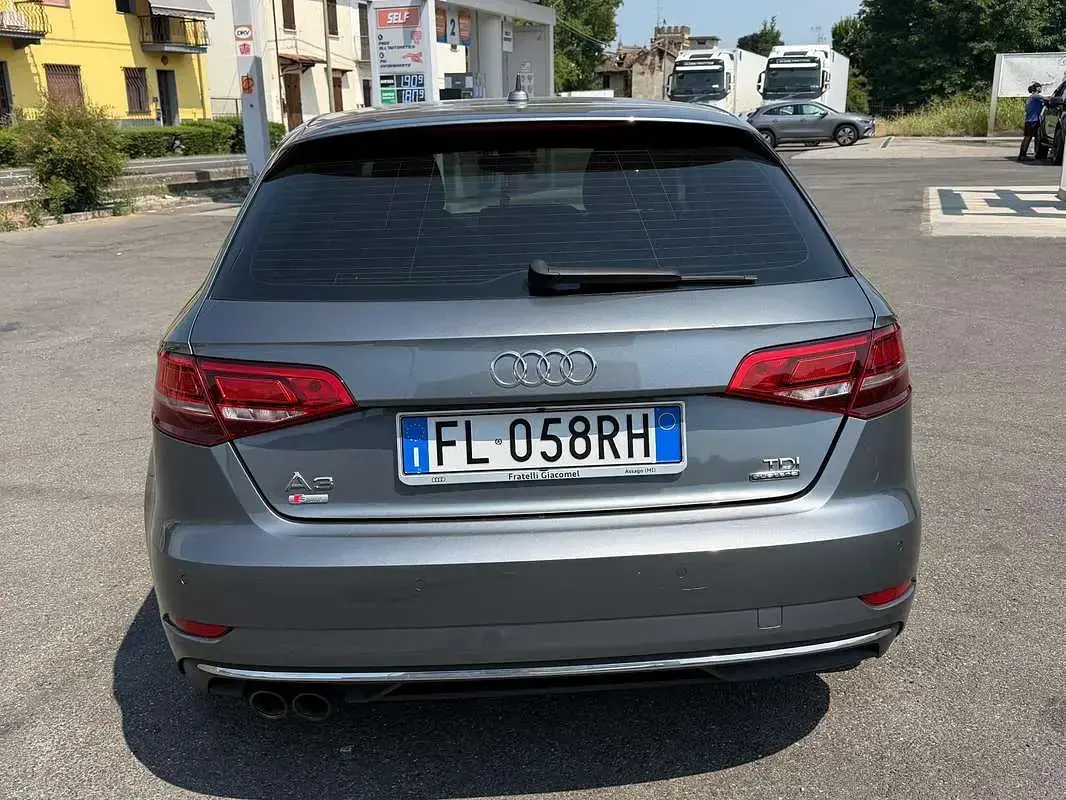 Usata Audi A3 Ambiente 184 CV (135 kW) 2017 Grigio Berlina