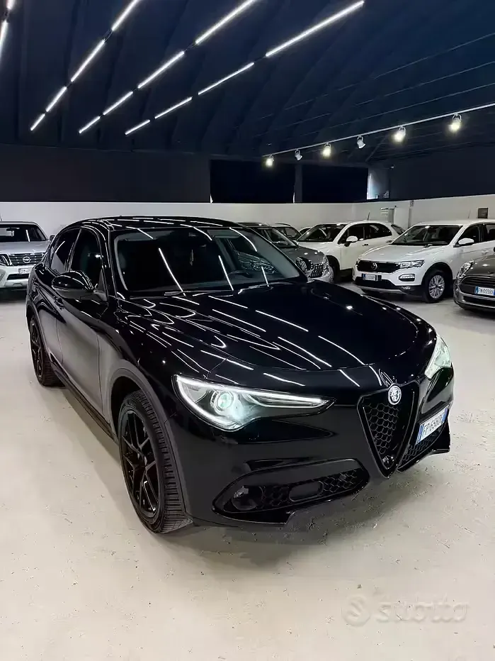 Usata Alfa Romeo Stelvio 209 CV (153 kW) 2018 Nero SUV
