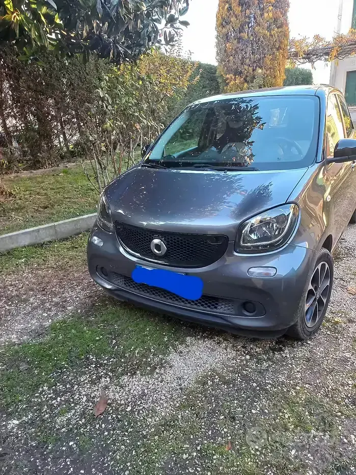 Usata Smart ForFour 71 CV (52 kW) 2016 Grigio Utilitaria