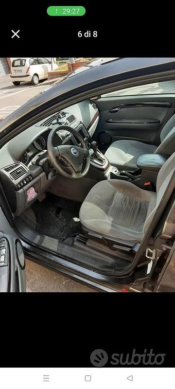 Usata Fiat Croma 200 CV (147 kW) 2005 Grigio Station wagon