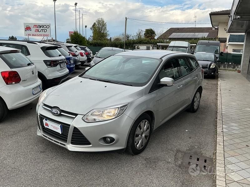 Usata Ford Focus 115 CV (84 kW) 2014 Grigio Station wagon