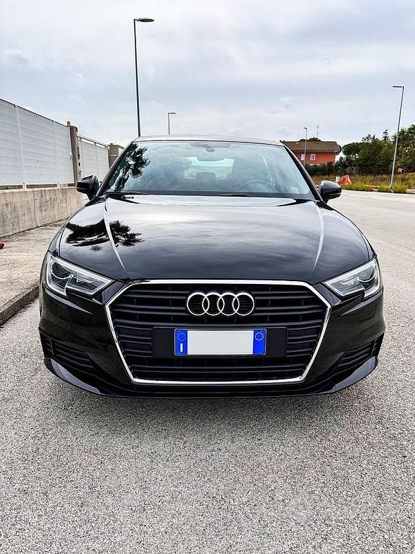 Begagnad Audi A3 116 HK (85 kW) 2019 Svart Sedan