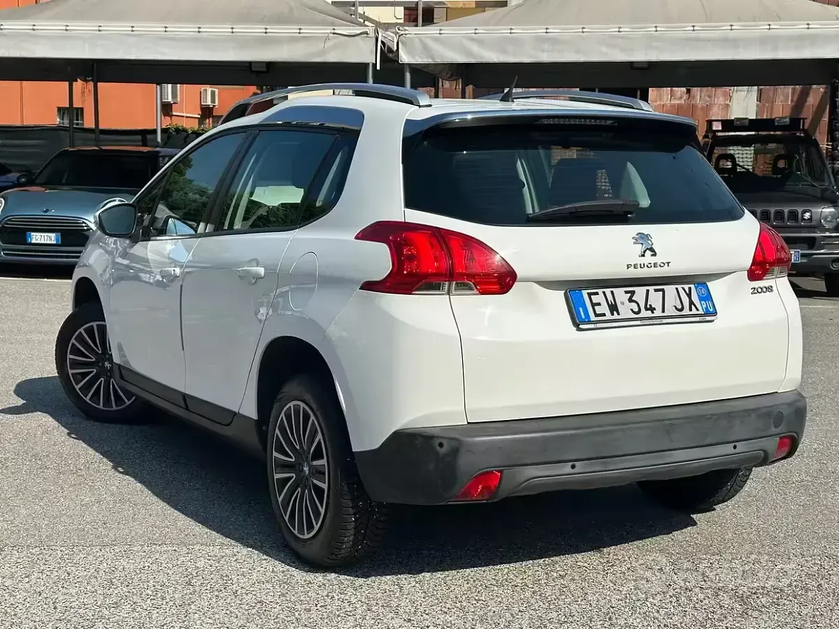 Usata Peugeot 2008 Allure 82 CV (60 kW) 2014 Bianco SUV