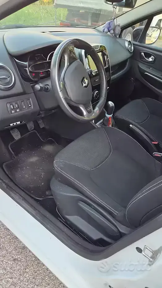 Usata Renault Clio 90 CV (66 kW) 2015 Bianco Utilitaria
