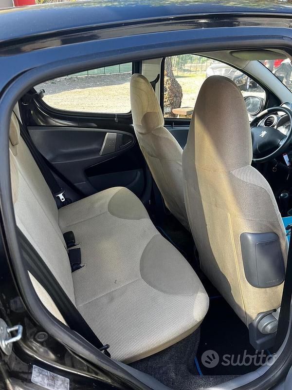 Usata Peugeot 107 54 CV (39 kW) 2010 Nero Utilitaria