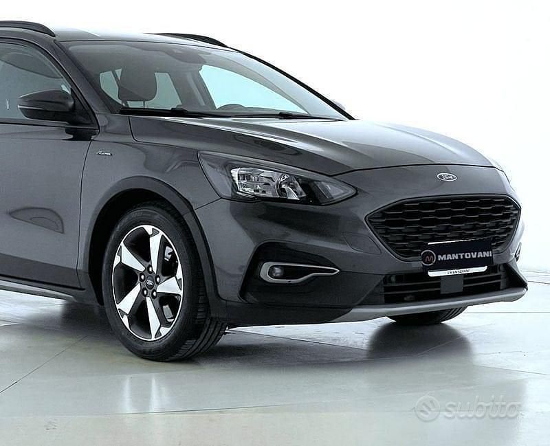Usata Ford Focus Active 120 CV (88 kW) 2020 Grigio scuro Station wagon