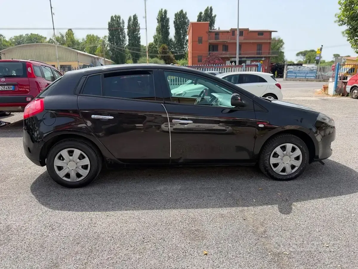 Usata Fiat Bravo Easy 120 CV (88 kW) 2012 Grigio Utilitaria
