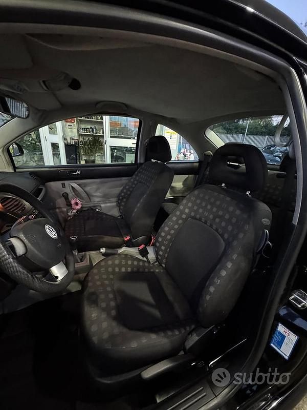 Usata VW Beetle 90 CV (66 kW) 1999 Nero Utilitaria