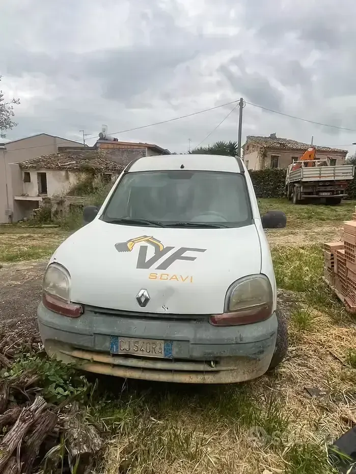 Usata Renault Kangoo 64 CV (47 kW) 1999 Bianco Monovolume