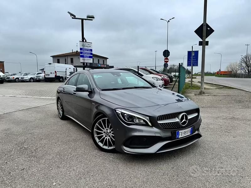 Usata Mercedes CLA220 Premium 169 CV (124 kW) 2019 Grigio Berlina