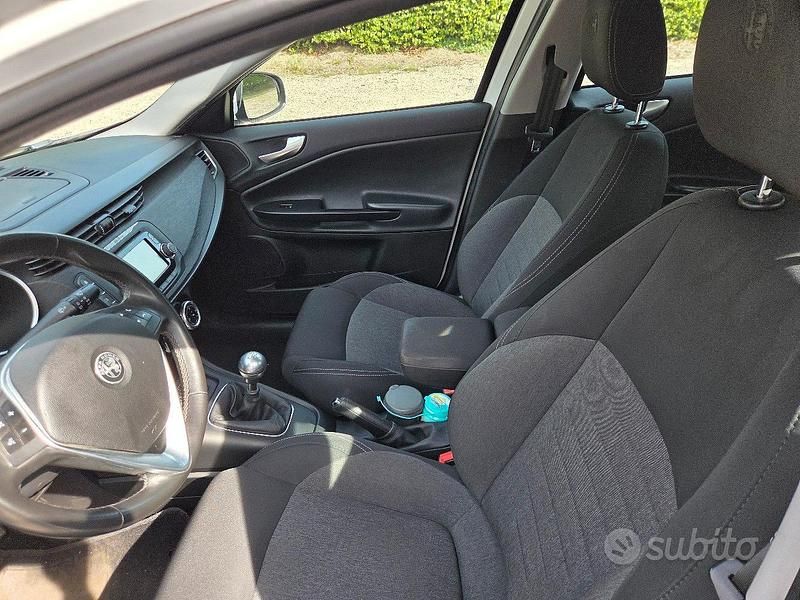 Usata Alfa Romeo Giulietta 120 CV (88 kW) 2017 Bianco Utilitaria