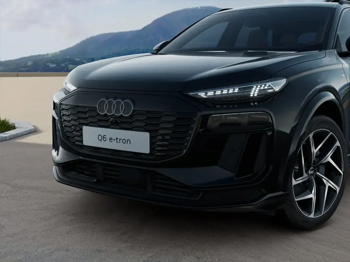 Nuova Audi Q6 e-tron Design 2026 Nero mito metallizzato SUV