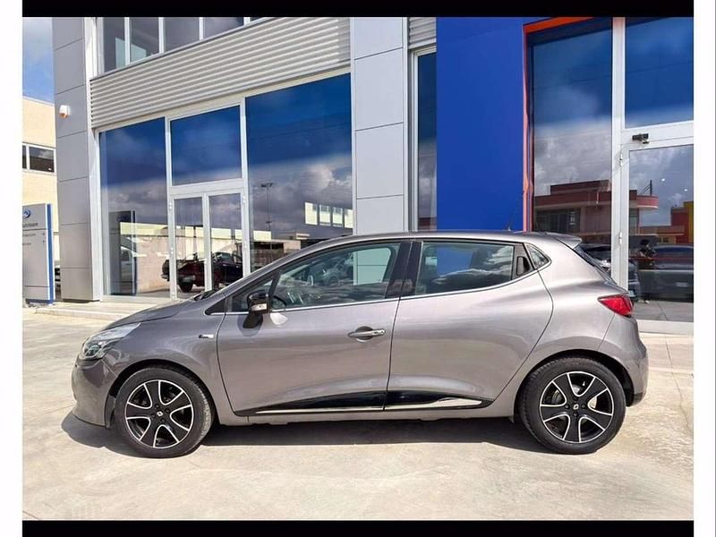 Usata Renault Clio IV 90 CV (66 kW) 2016 Agate black Berlina