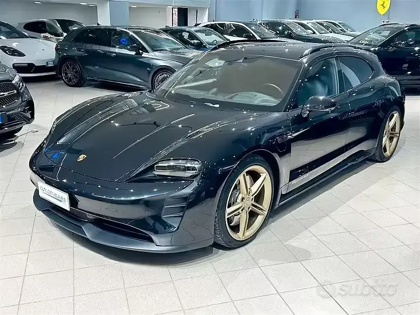 Usata Porsche Taycan Cross Turismo 139 kW (190 CV) 2022 Nero Station wagon