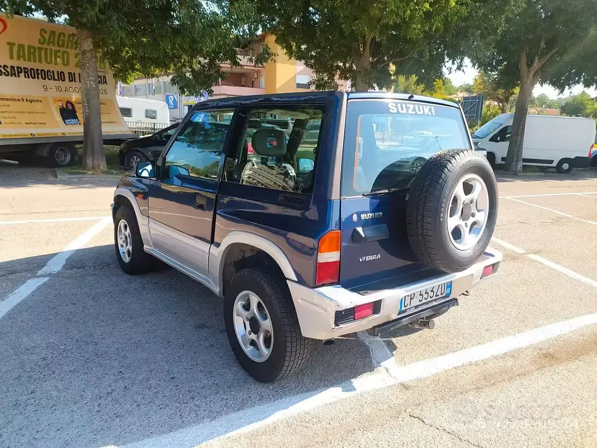 Usata Suzuki Vitara 109 CV (80 kW) 2004 Bluazzurro SUV