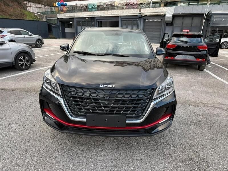 Nuova DFSK Glory 500 115 CV (84 kW) 2025 Nero SUV