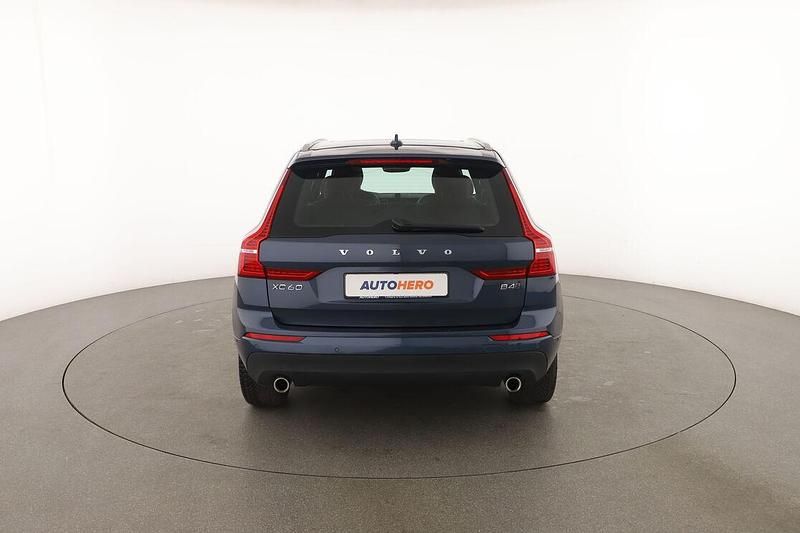 Usata Volvo XC60 Momentum 211 CV (155 kW) 2021 Blu SUV