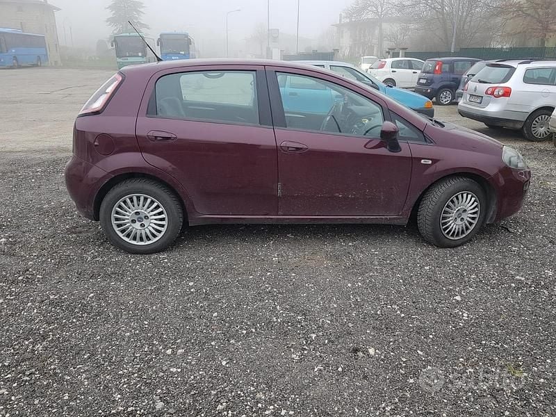 Usata Fiat Grande Punto 2011 Rosso Utilitaria