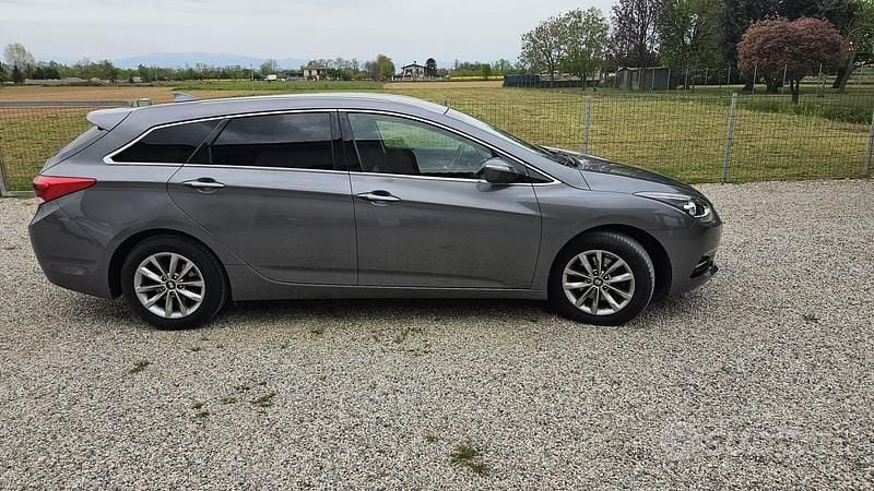 Usata Hyundai i40 141 CV (103 kW) 2017 Grigio Station wagon