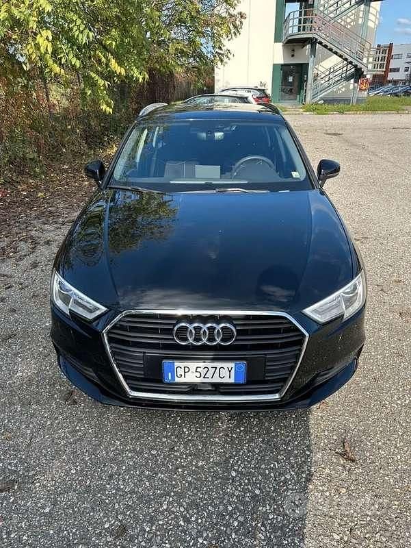Usata 2018 Audi A3 Business Tre volumi | 16.000 € (Buon prezzo) - Immagine 1/4