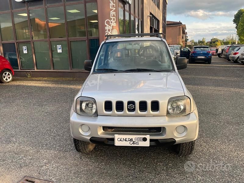 Usata Suzuki Jimny 82 CV (60 kW) 2003 Grigio SUV