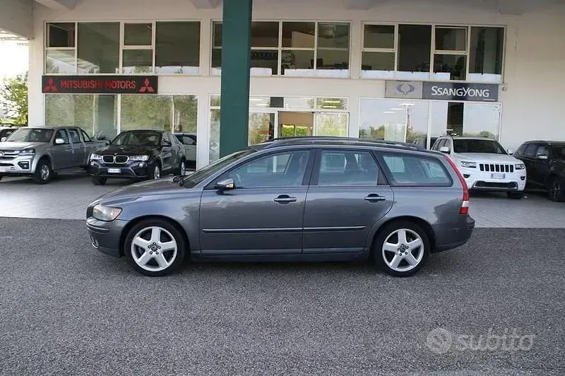 Usata Volvo V50 Kinetic 136 CV (100 kW) 2004 Grigio Station wagon