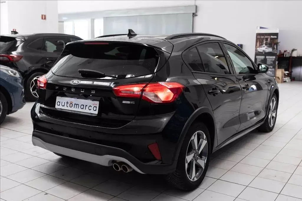 Usata Ford Focus Active 125 CV (91 kW) 2022 Nero SUV