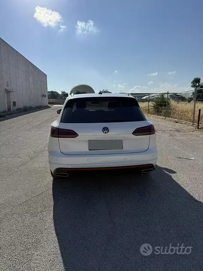 Usata VW Touareg 286 CV (210 kW) 2024 Bianco SUV
