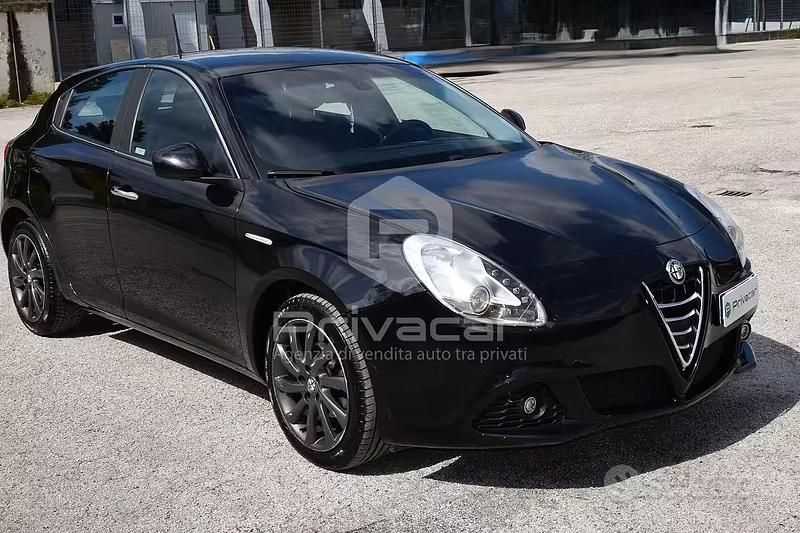 Usata Alfa Romeo Giulietta Distinctive 120 CV (88 kW) 2016 Nero Utilitaria