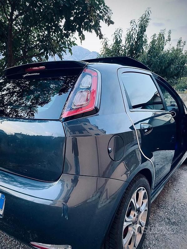 Usata Fiat Punto Sport 85 CV (62 kW) 2012 Berlina