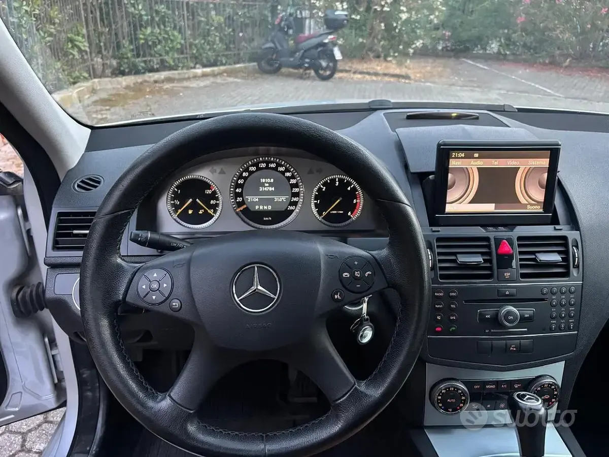 Usata Mercedes C320 224 CV (164 kW) 2010 Grigio Station wagon