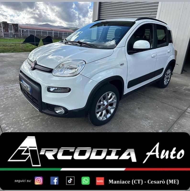 Usata Fiat Panda 4x4 S 95 CV (69 kW) 2017 Bianco Utilitaria