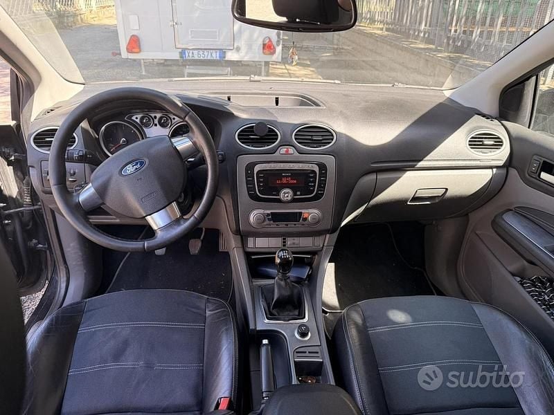 Usata Ford Focus Style 110 CV (80 kW) 2008 Nero Station wagon