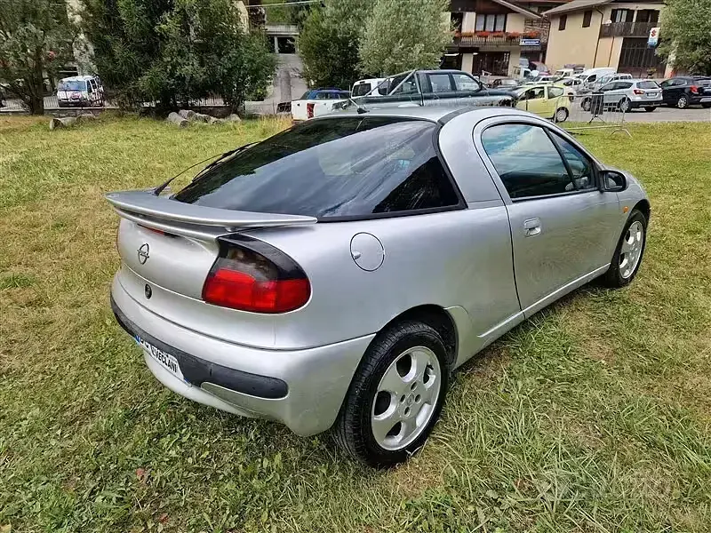 Usata Opel Tigra 90 CV (66 kW) 1999 Grigio Coupé