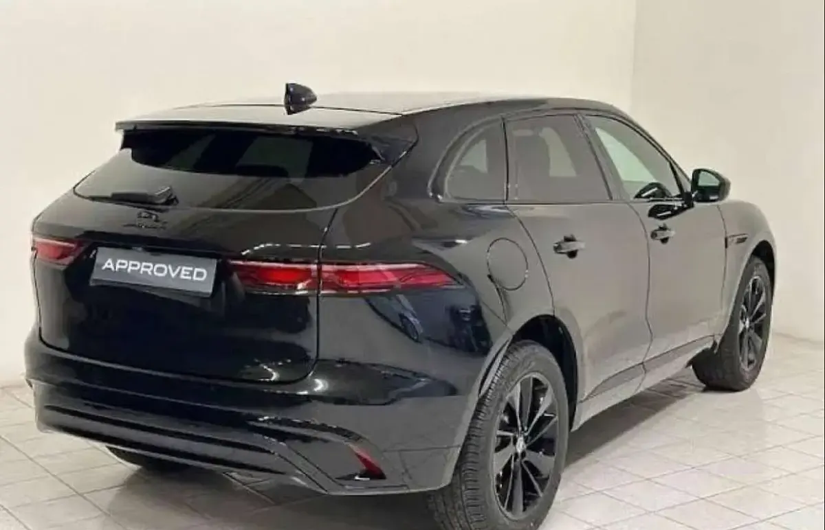 Usata Jaguar F-Pace R-Dynamic 204 CV (150 kW) 2023 Nero SUV