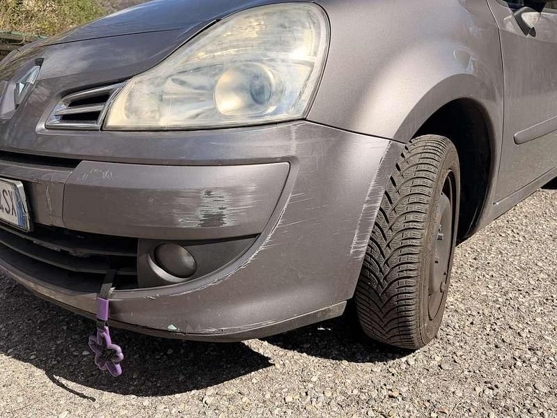 Usata Renault Modus 77 CV (56 kW) 2011 Grigio Monovolume