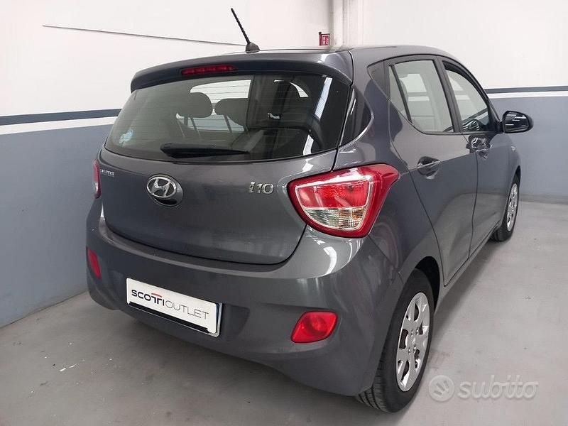 Usata Hyundai i10 67 CV (49 kW) 2016 Grigio Utilitaria