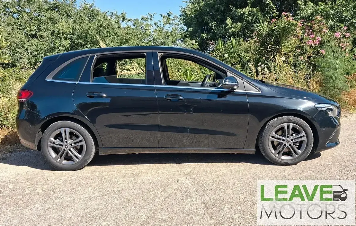 Usata Mercedes B180 116 CV (85 kW) 2020 Nero Utilitaria