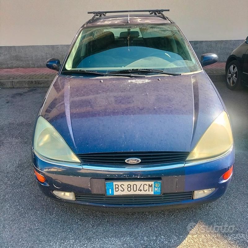 Usata Ford Focus 100 CV (73 kW) 2001 Blu Station wagon