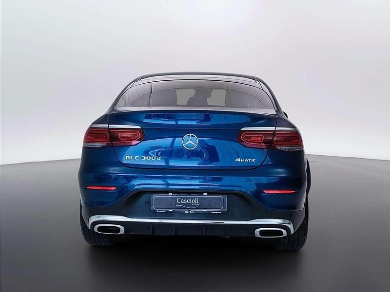 Usata Mercedes GLC300 Premium Plus 245 CV (180 kW) 2019 Blu brillante Coupé