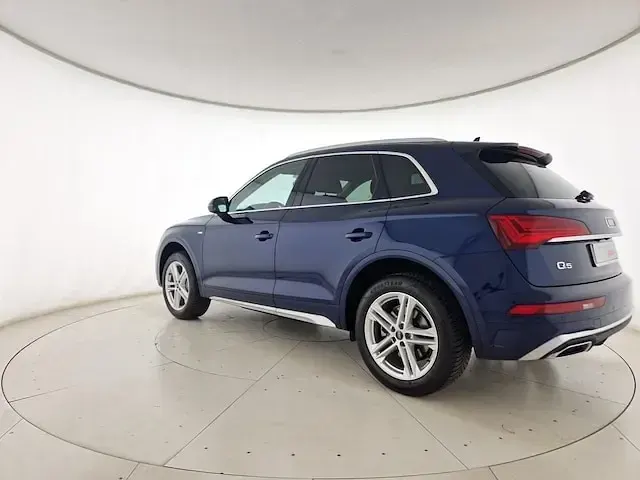 Begagnad Audi Q5 S-Line 204 HK (150 kW) 2023 Blå SUV