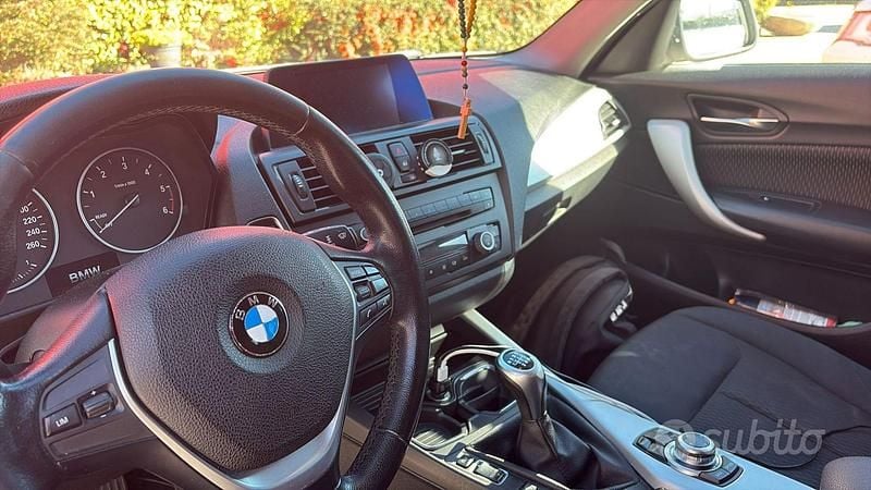 Usata BMW 118 143 CV (105 kW) 2011 Bianco Utilitaria