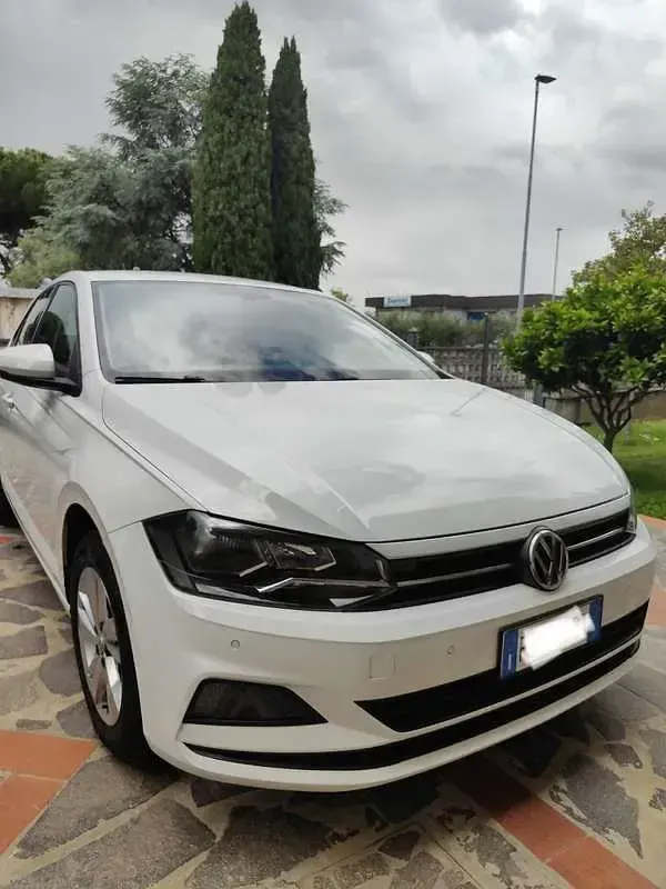 Usata VW Polo Comfortline 90 CV (66 kW) 2019 Bianco Utilitaria