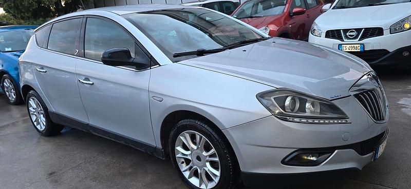Usata Lancia Delta Silver 119 CV (87 kW) 2013 Argento Utilitaria