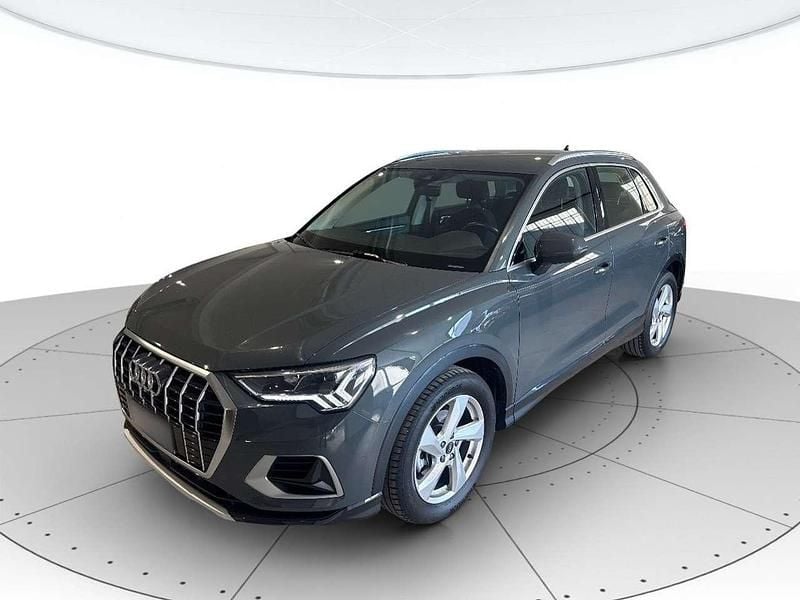 Usata Audi Q3 Advanced 150 CV (110 kW) 2022 Grigio metallizzato SUV