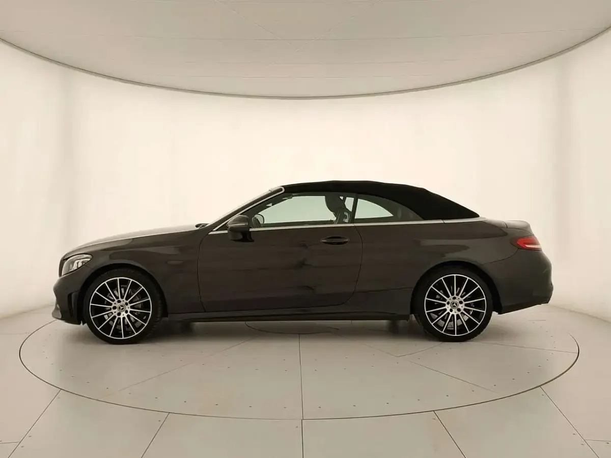 Usata Mercedes 220 Premium 194 CV (142 kW) 2019 Nero Cabrio