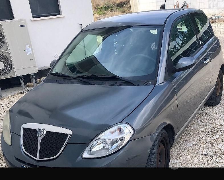 Usata Lancia Ypsilon 60 CV (44 kW) 2007 Grigio Utilitaria