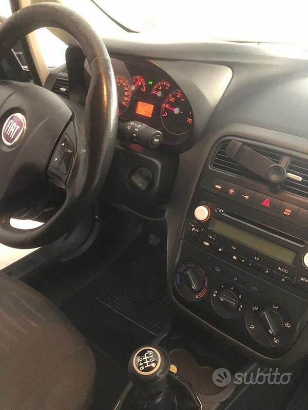 Usata Fiat Punto 90 CV (66 kW) 2008 Berlina