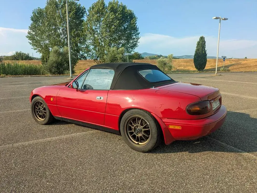 Usata Mazda MX5 90 CV (66 kW) 1997 Rosso Cabrio