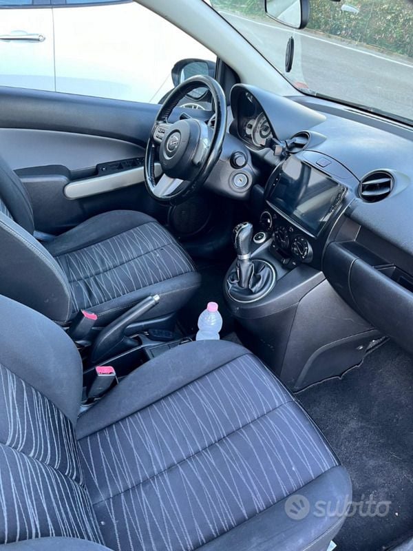 Usata Mazda 2 75 CV (55 kW) 2009 Nero Utilitaria